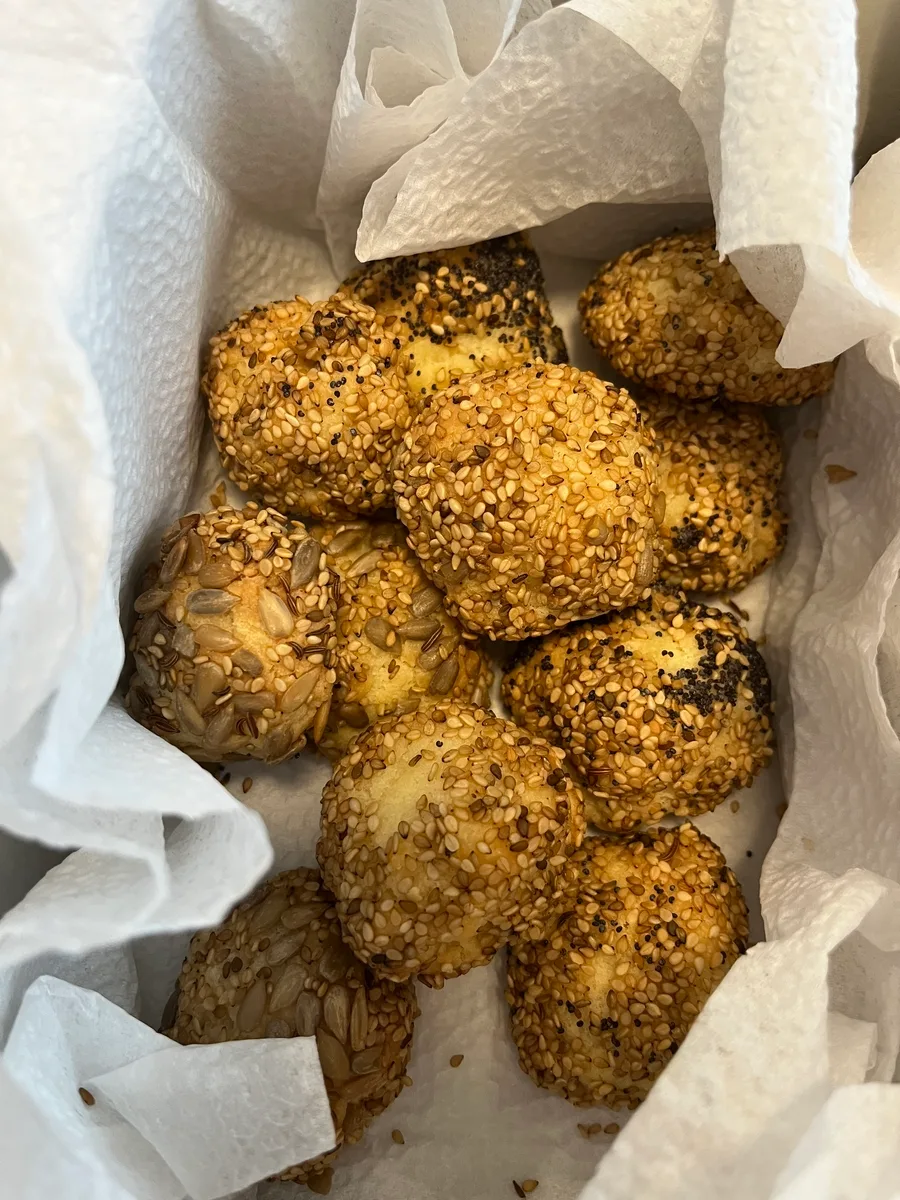 Безглутенови соленки с Frischkäse (вид крема сирене)